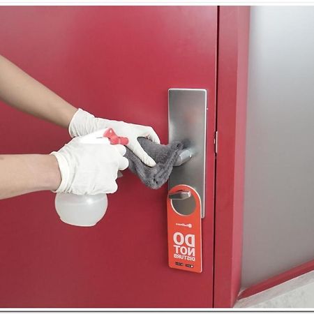 Reddoorz Plus Near Dharmawangsa Square Jakarta Exterior photo